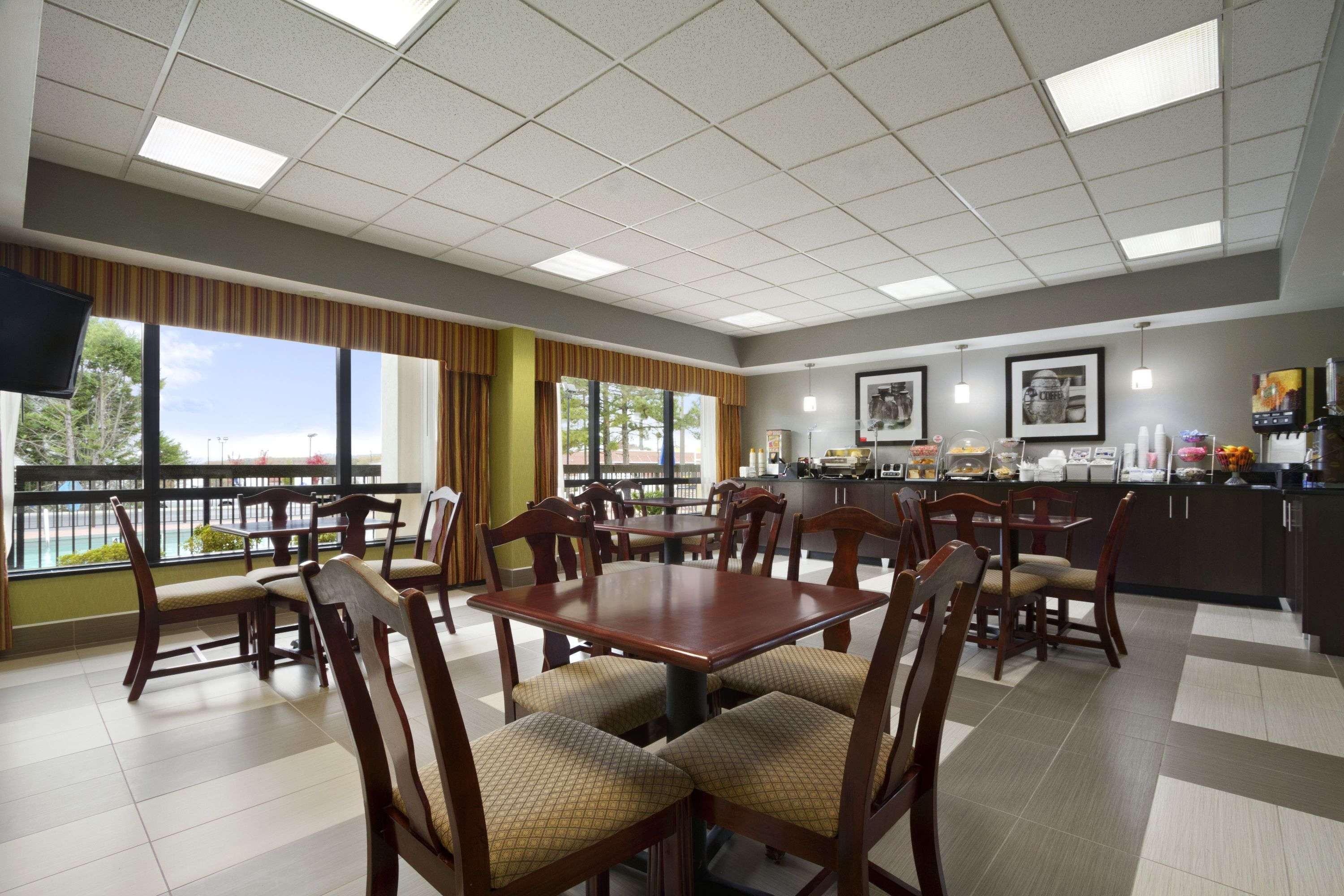 במוטל Super 8 By Wyndham קלהון מראה חיצוני תמונה