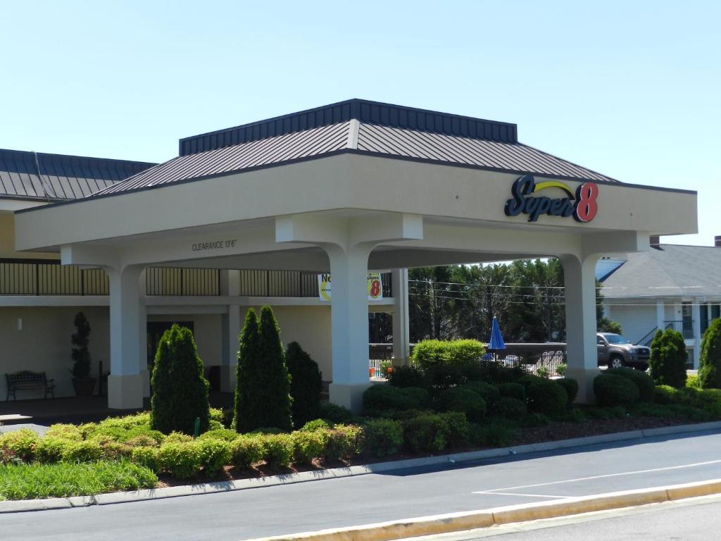 במוטל Super 8 By Wyndham קלהון מראה חיצוני תמונה